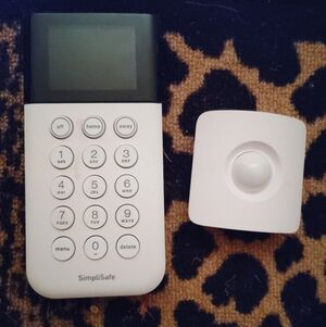 SimpliSafe Keypad and Glass break Motion Sensor - White